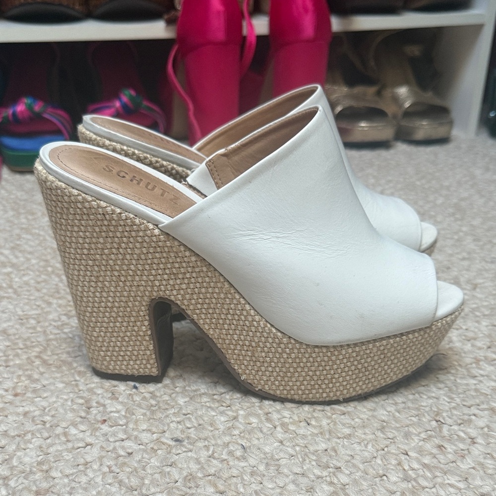 SCHUTZ White and Beige Platform Mules